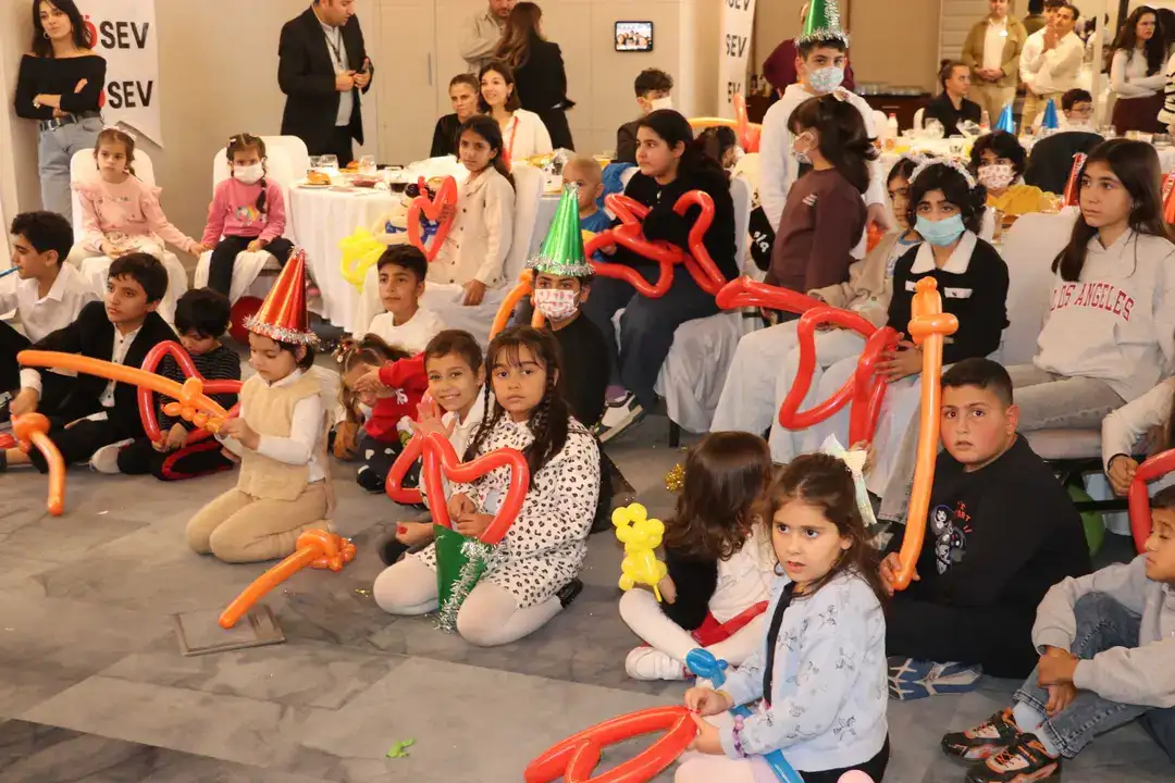 Antalya LÖSEV’den Çocuklara Umut Dolu Yılbaşı Partisi 1